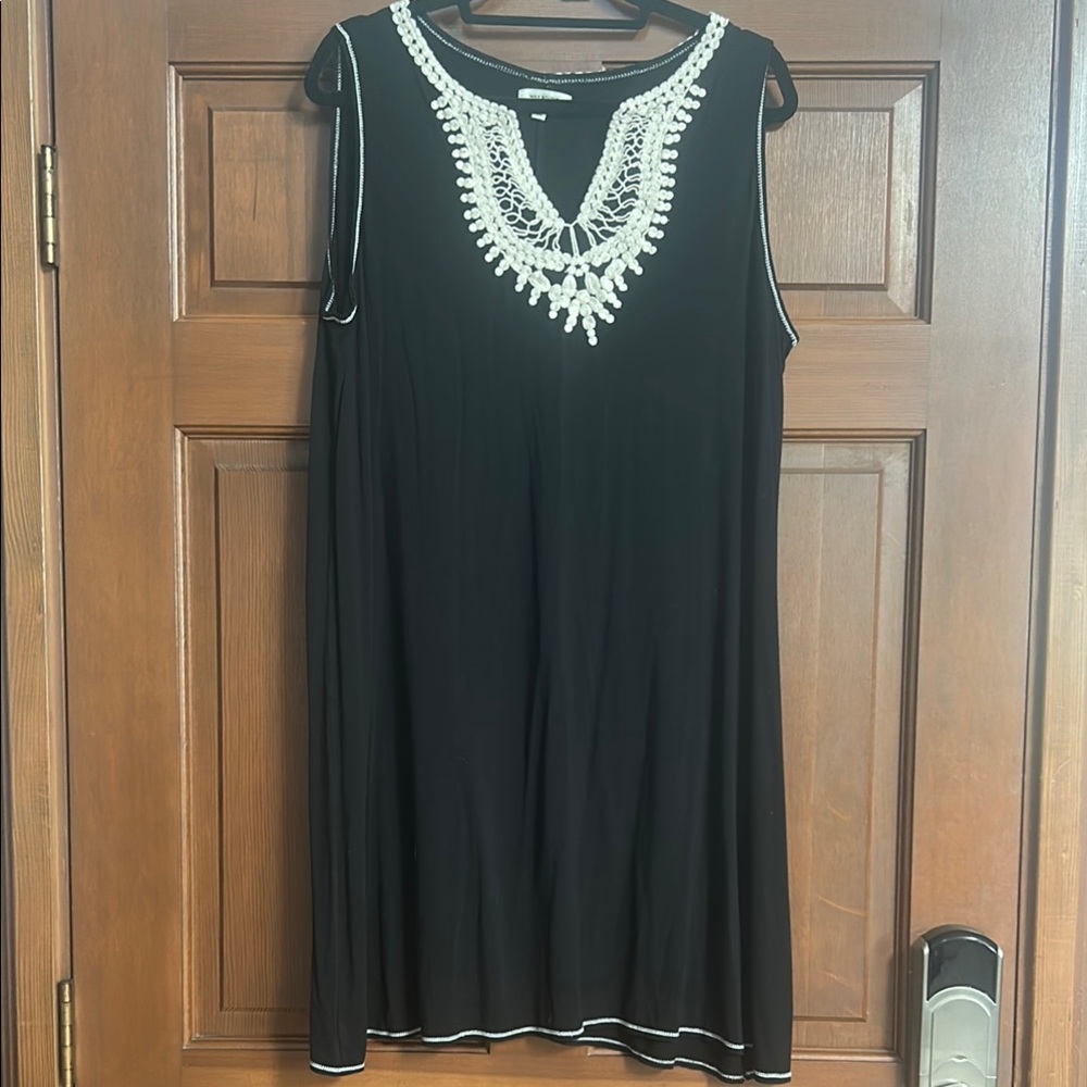 Max Studio Elegant Black Dress with Cream Lace Accent